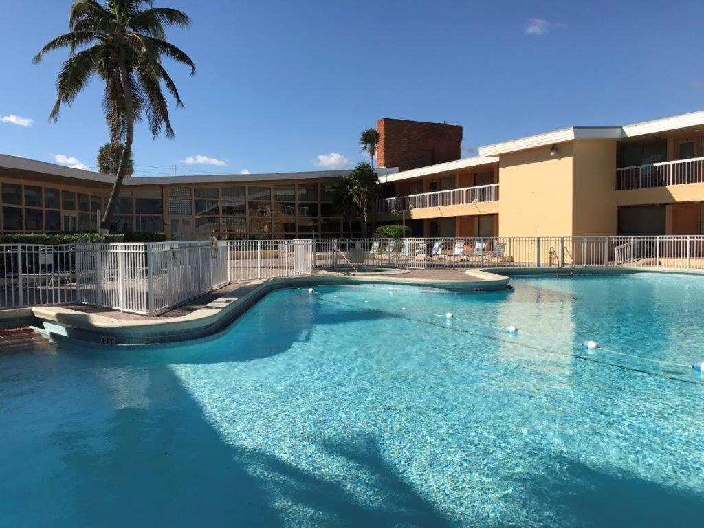Sahara Beach Club Sunny Isles Beach Exterior foto